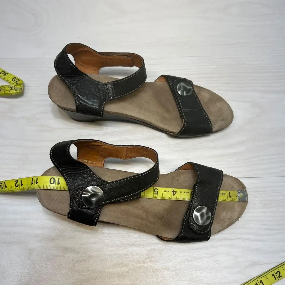 Taos Womens Carrousel 3 Sandal Size 42 Black Leather Wedge Strappy‎ Adjustable